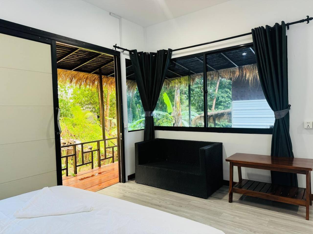 Real Hostel Kaoh Touch Exterior photo